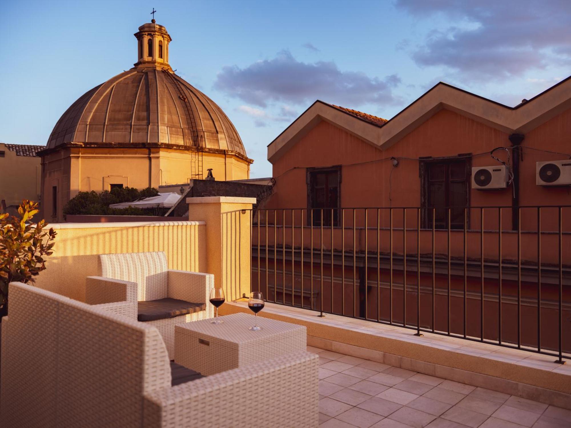 Luxury Suite La Terrazza In Pieno Centro In Cagliari Exterior photo