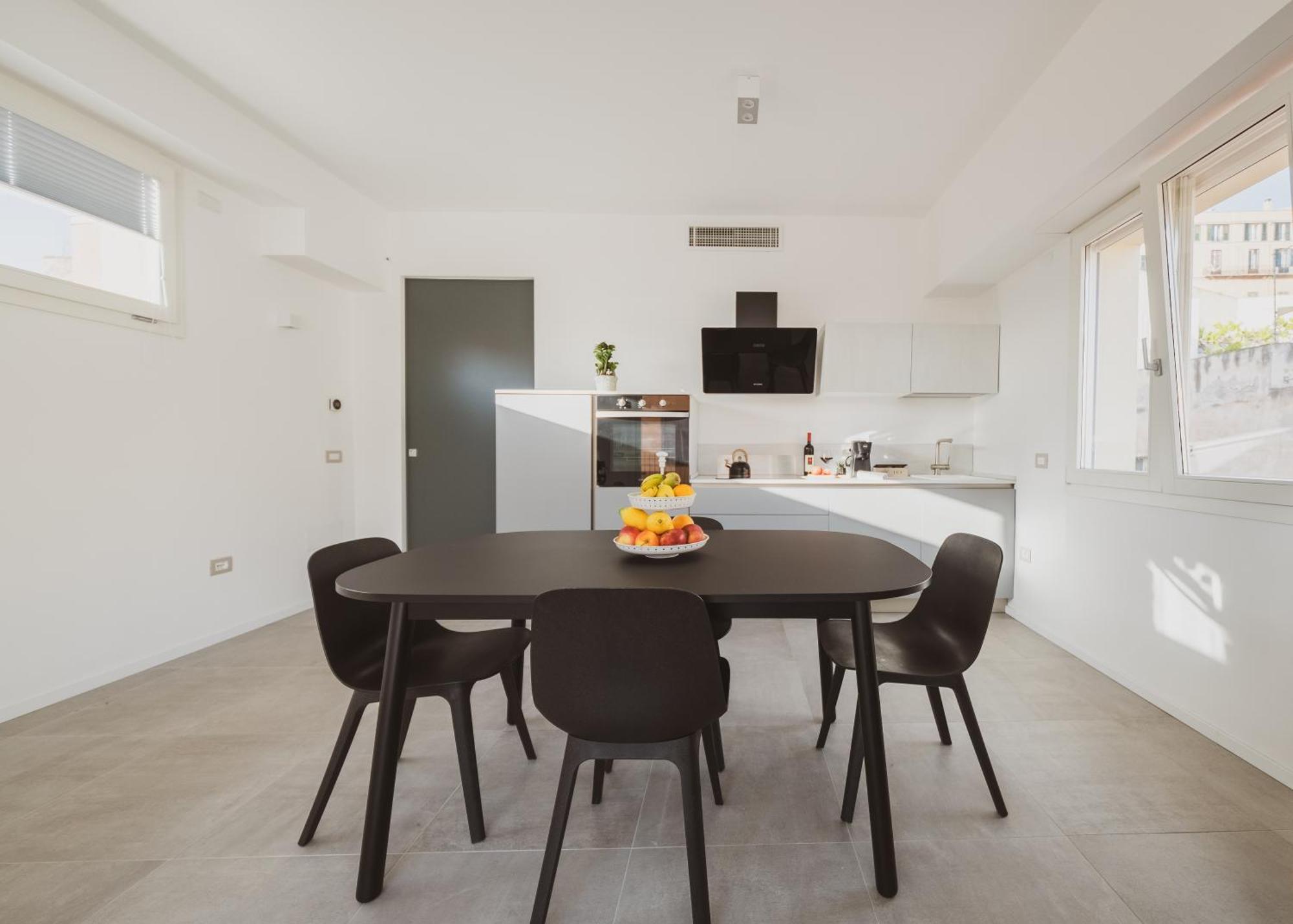 Luxury Suite La Terrazza In Pieno Centro In Cagliari Exterior photo